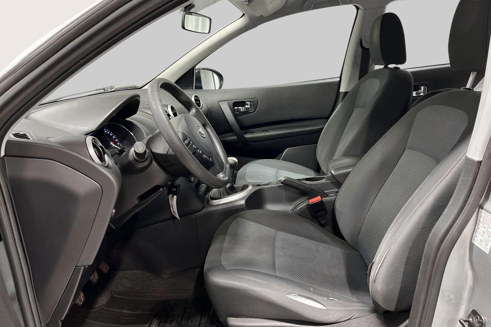 Nissan Qashqai iso kuva 9