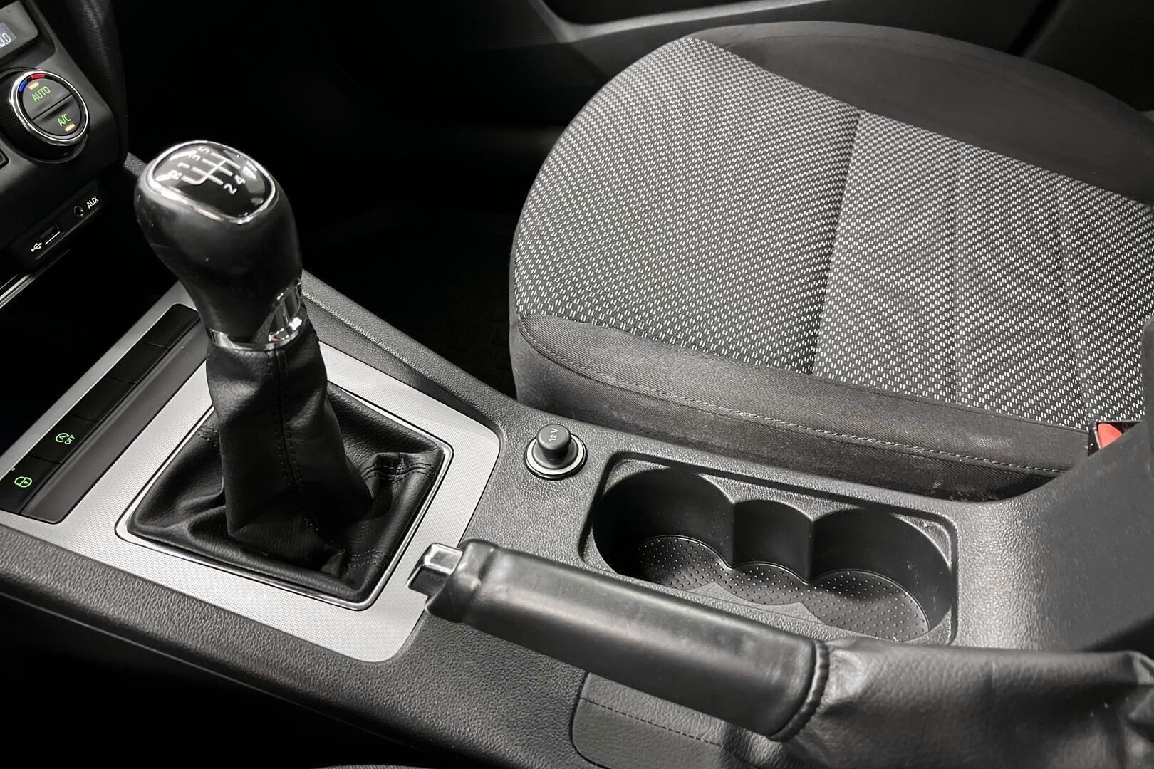 Skoda Octavia iso kuva 16