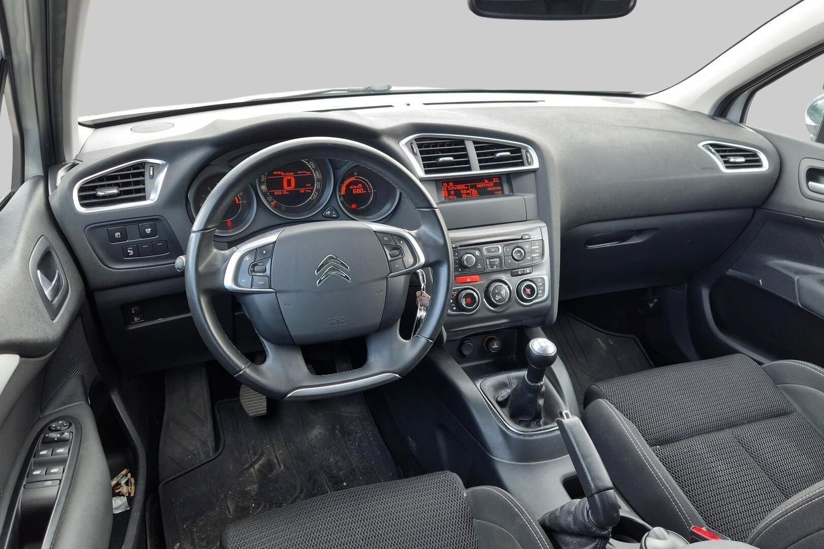 Citroen C4 iso kuva 2