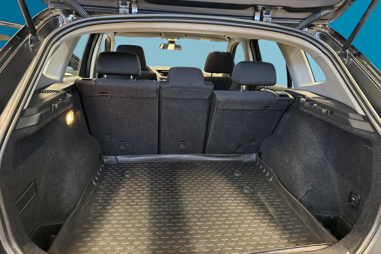 BMW X1 iso kuva 12