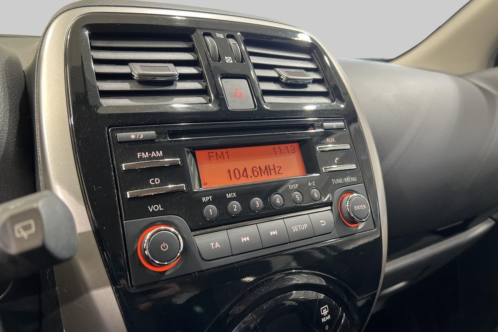 Nissan Micra iso kuva 14