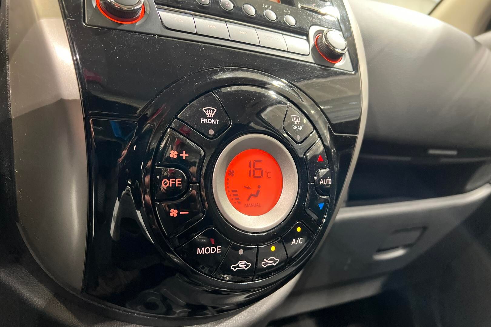 Nissan Micra iso kuva 15