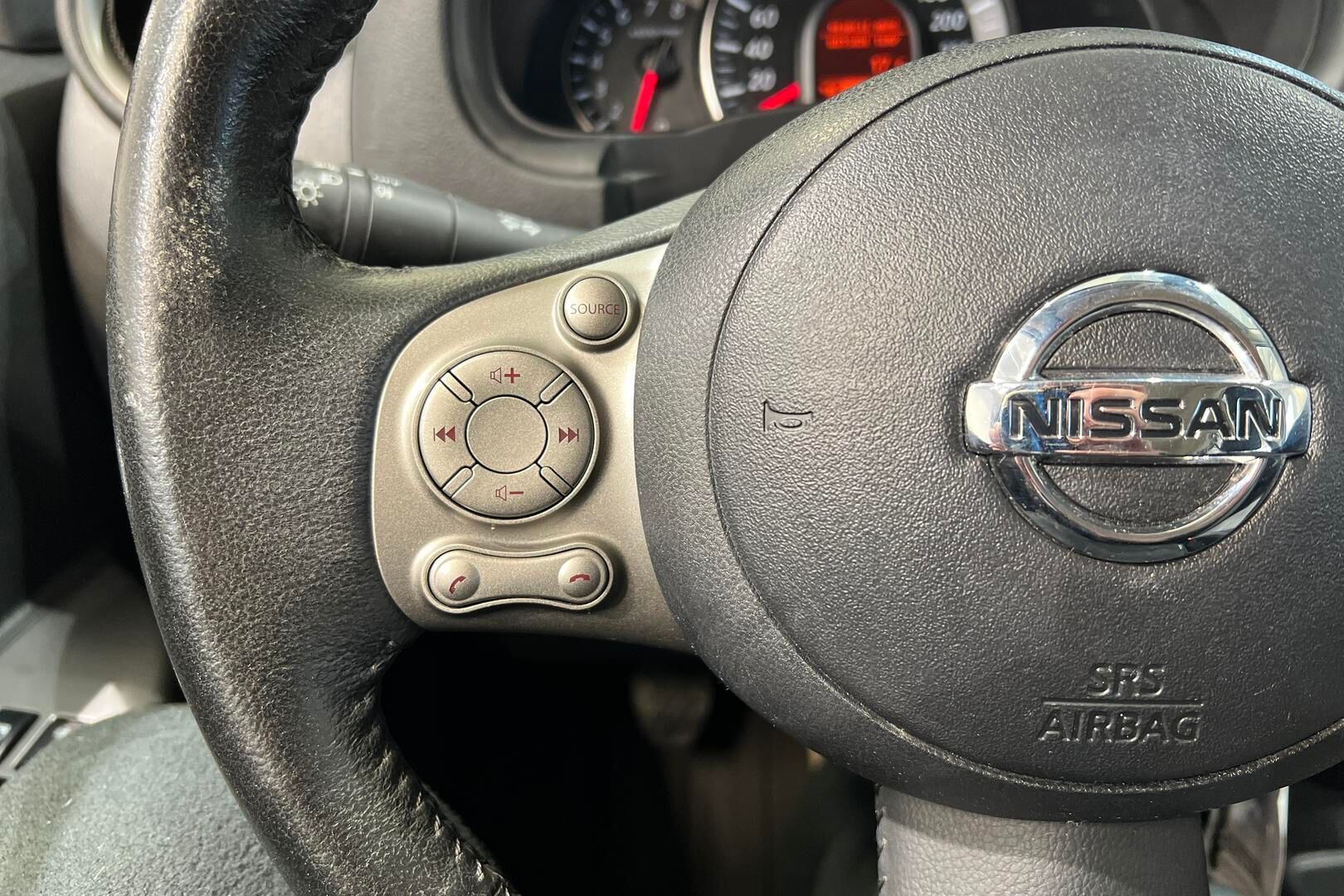 Nissan Micra iso kuva 18