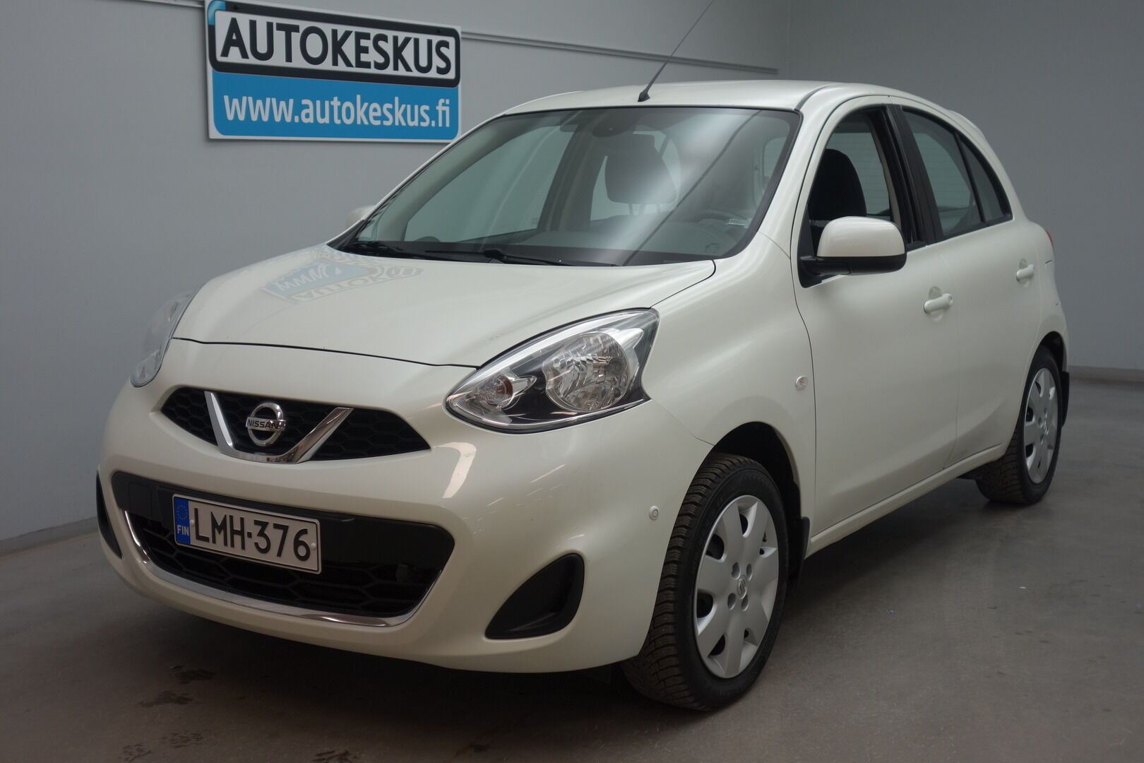 Nissan Micra iso kuva 2