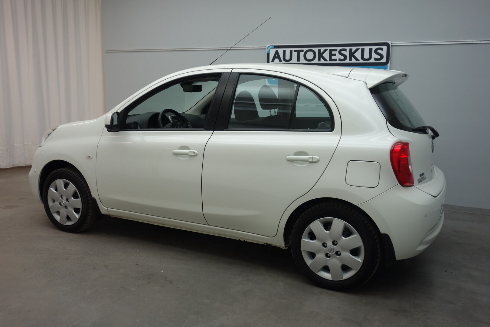 Nissan Micra iso kuva 4