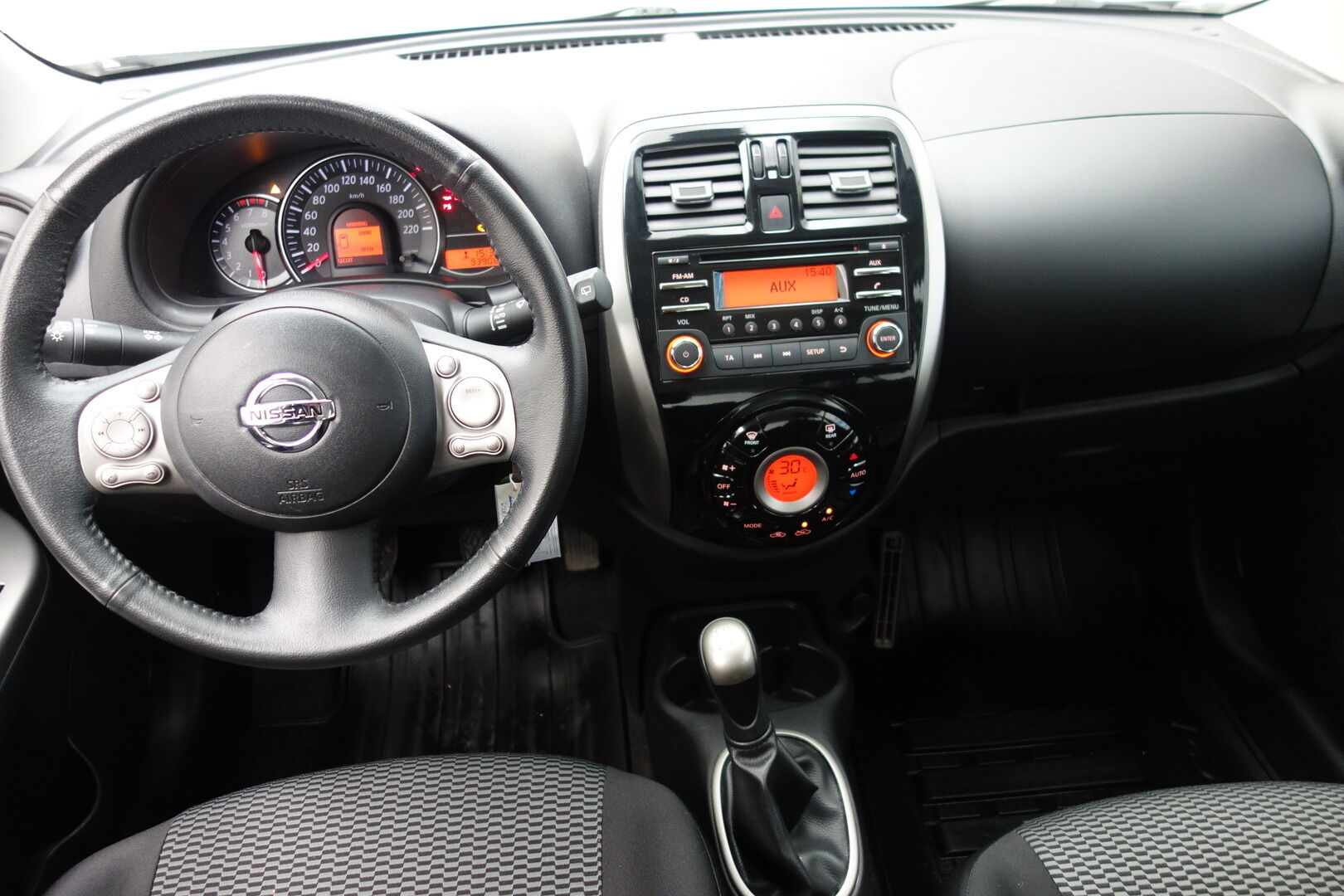 Nissan Micra iso kuva 8