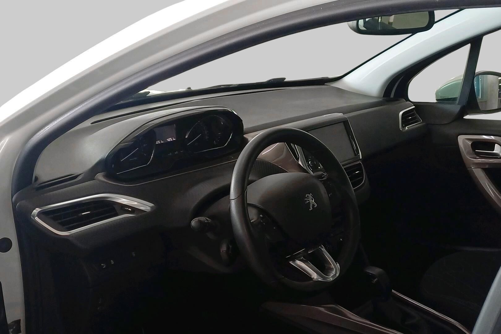 Peugeot 2008 iso kuva 2