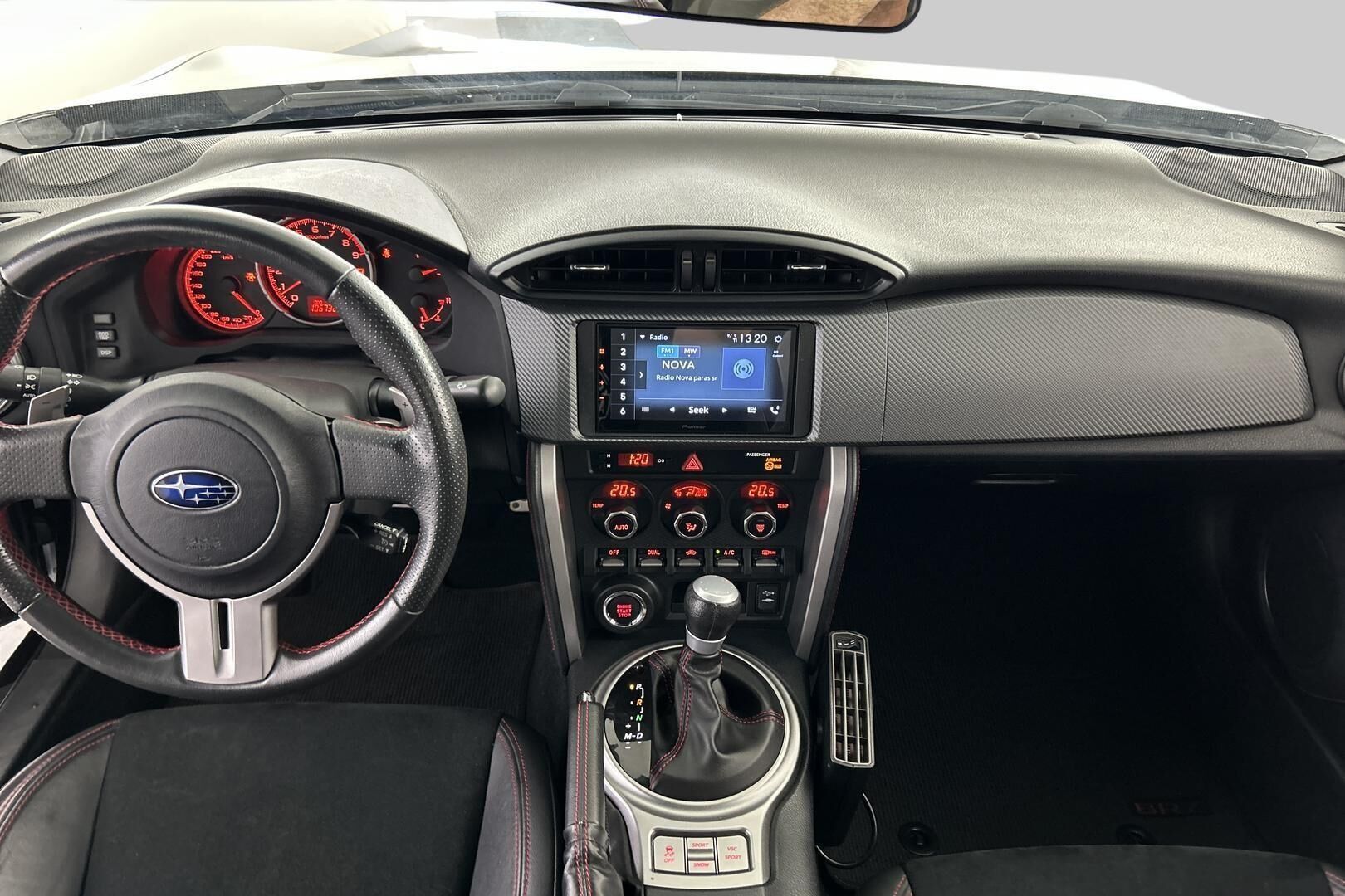 Subaru BRZ iso kuva 27