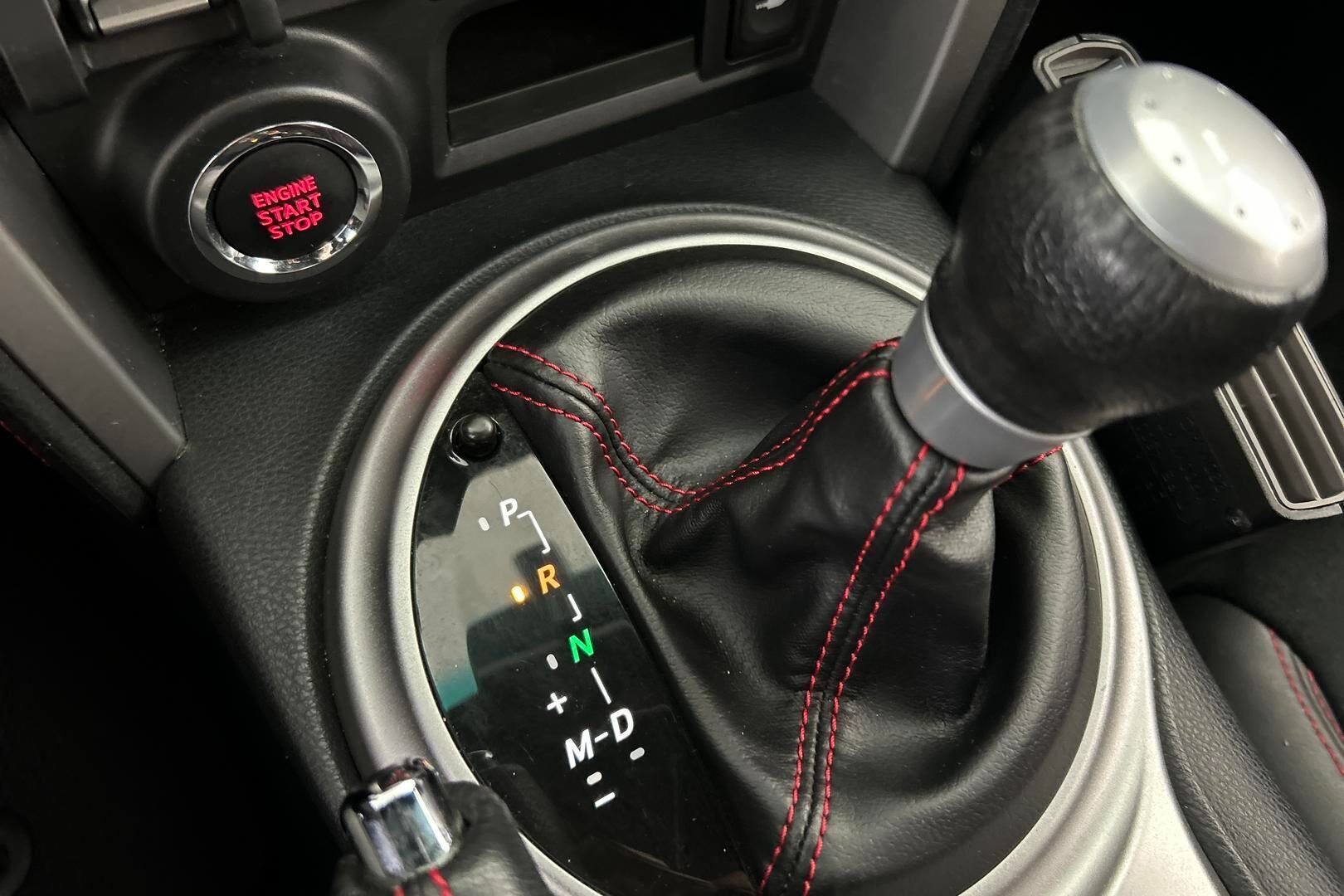 Subaru BRZ iso kuva 13