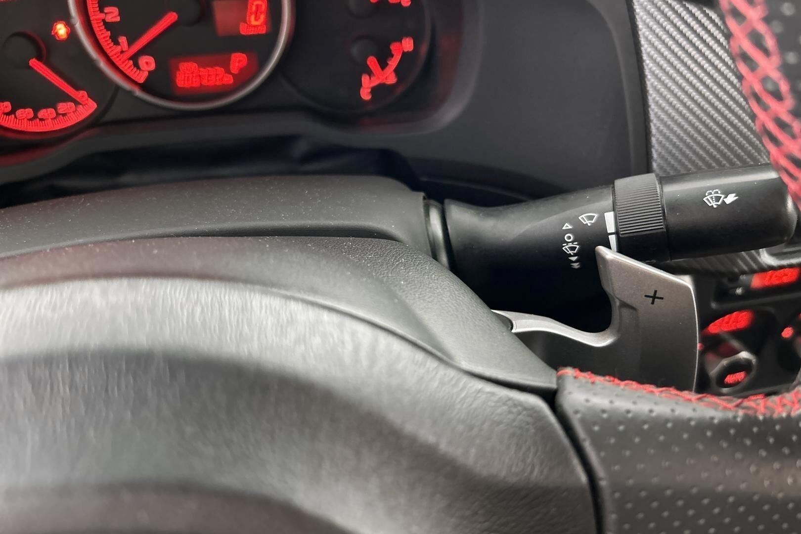Subaru BRZ iso kuva 18