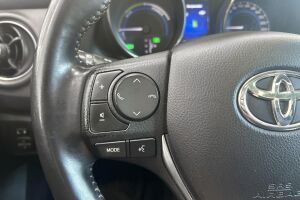 Toyota Auris esikatselu 15
