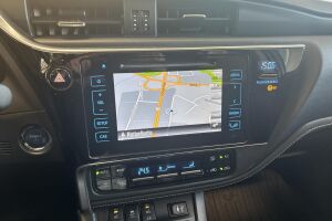 Toyota Auris esikatselu 17