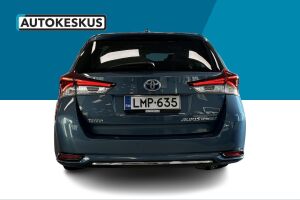 Toyota Auris esikatselu 6