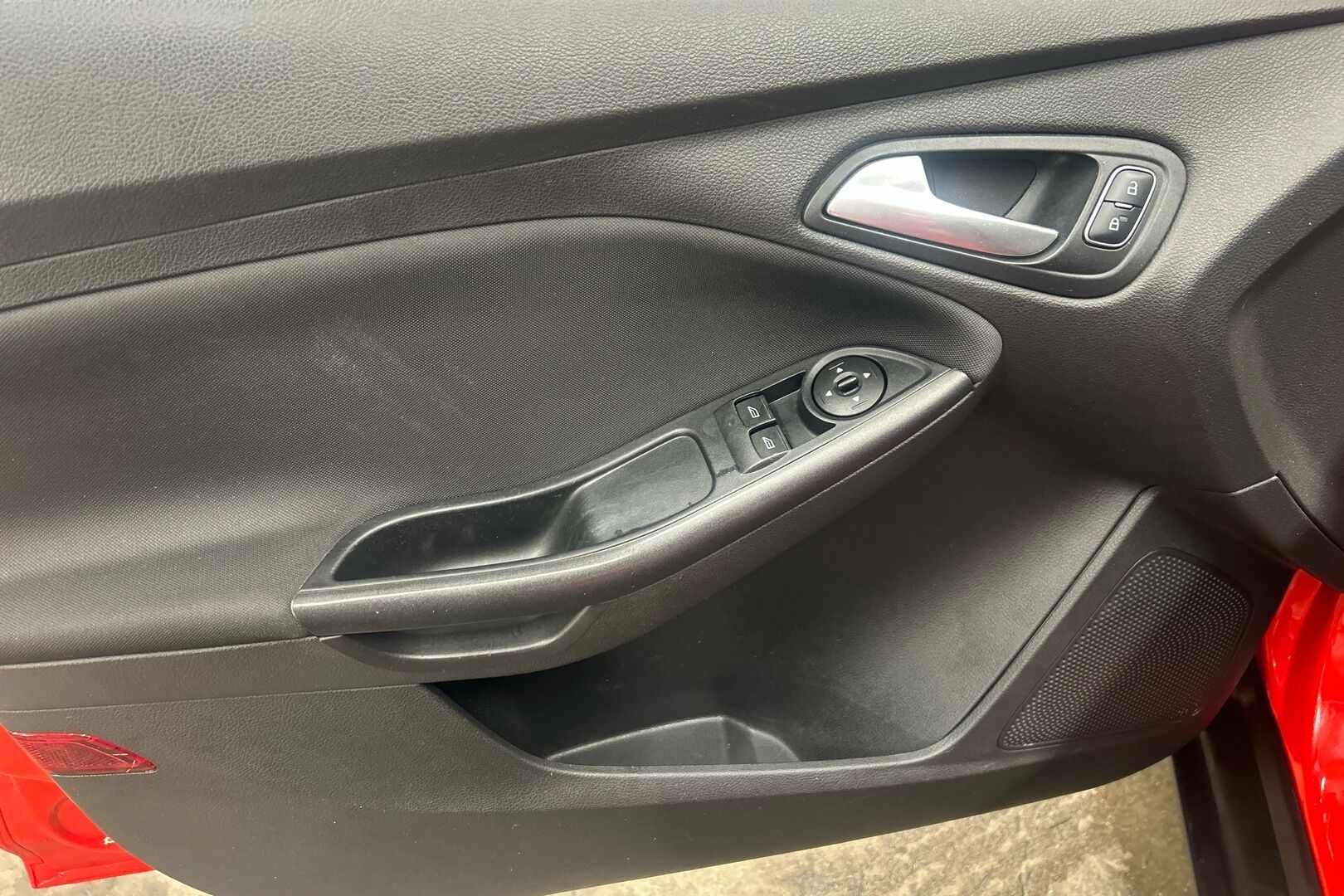 Ford Focus iso kuva 7