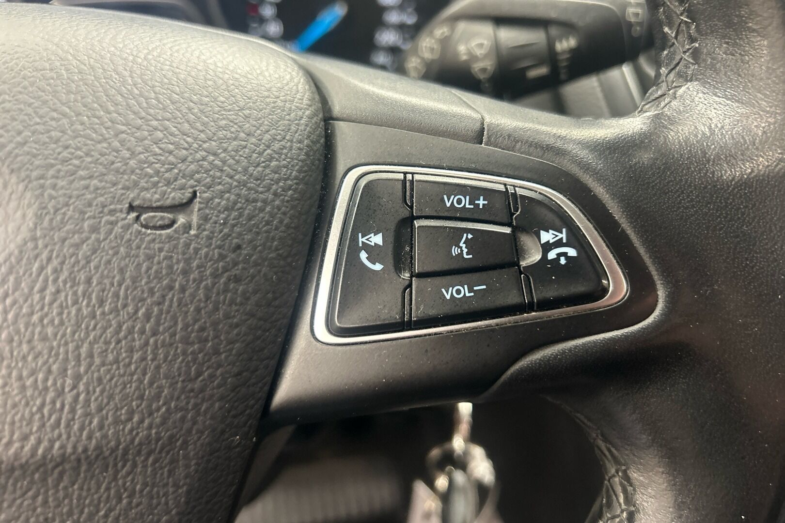 Ford Focus iso kuva 10