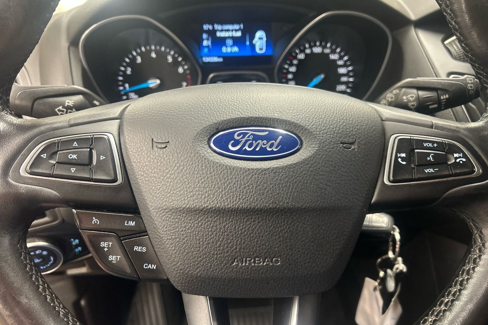 Ford Focus iso kuva 21