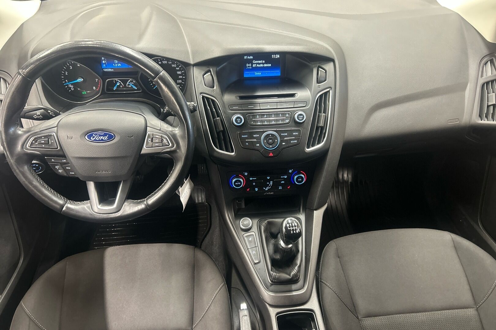 Ford Focus iso kuva 4