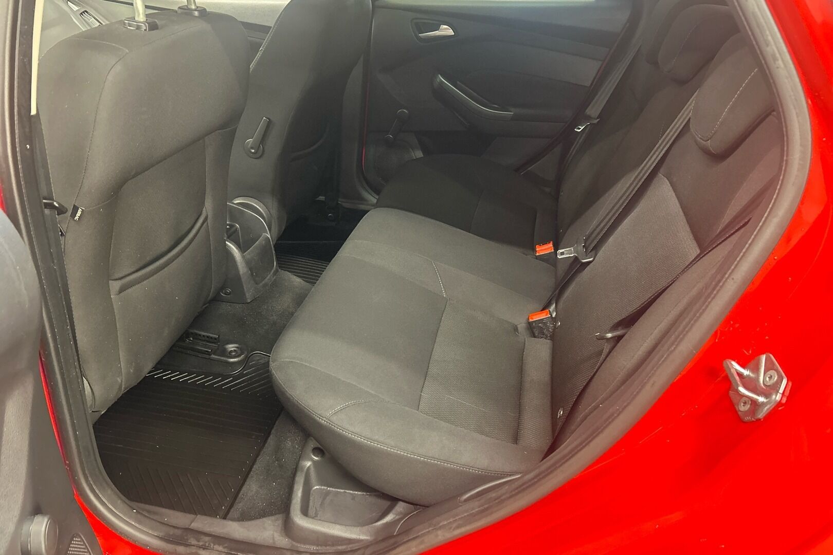 Ford Focus iso kuva 19
