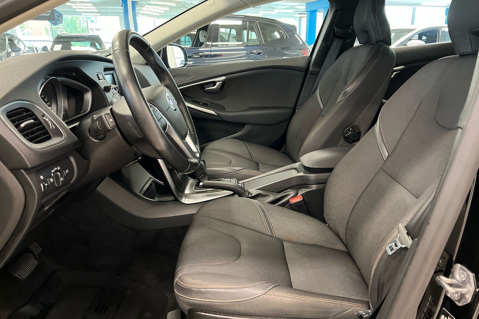 Volvo V40 Cross Country iso kuva 7