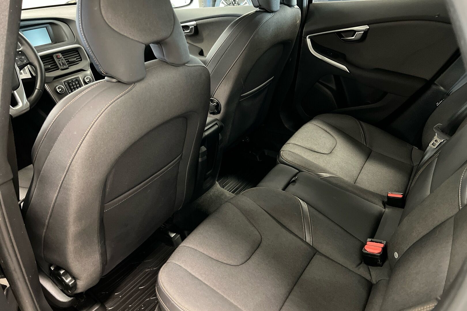 Volvo V40 Cross Country iso kuva 8