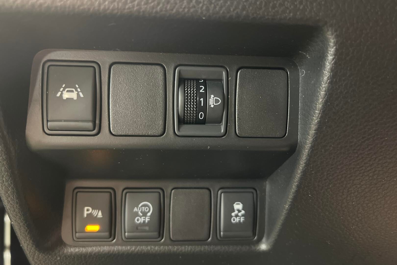 Nissan Qashqai iso kuva 14