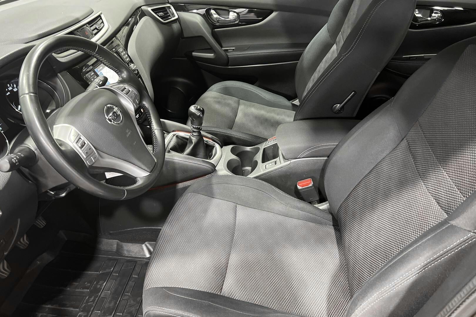 Nissan Qashqai iso kuva 9