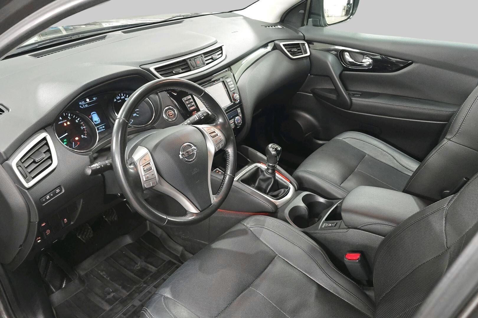 Nissan Qashqai iso kuva 9