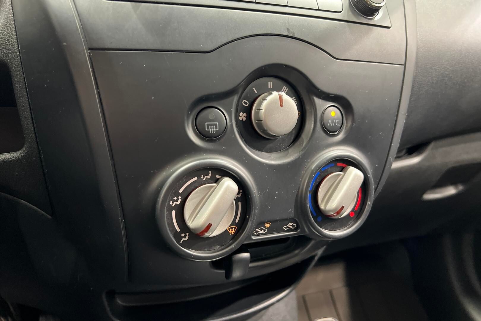 Nissan Note iso kuva 16