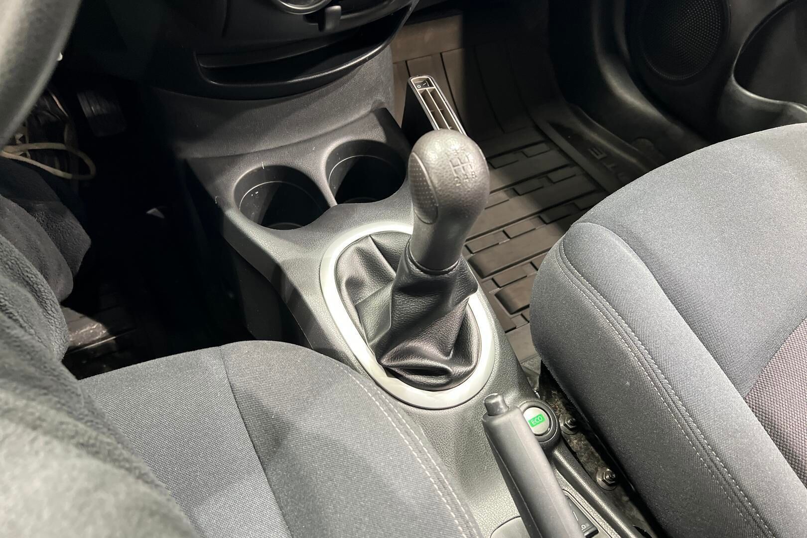 Nissan Note iso kuva 17