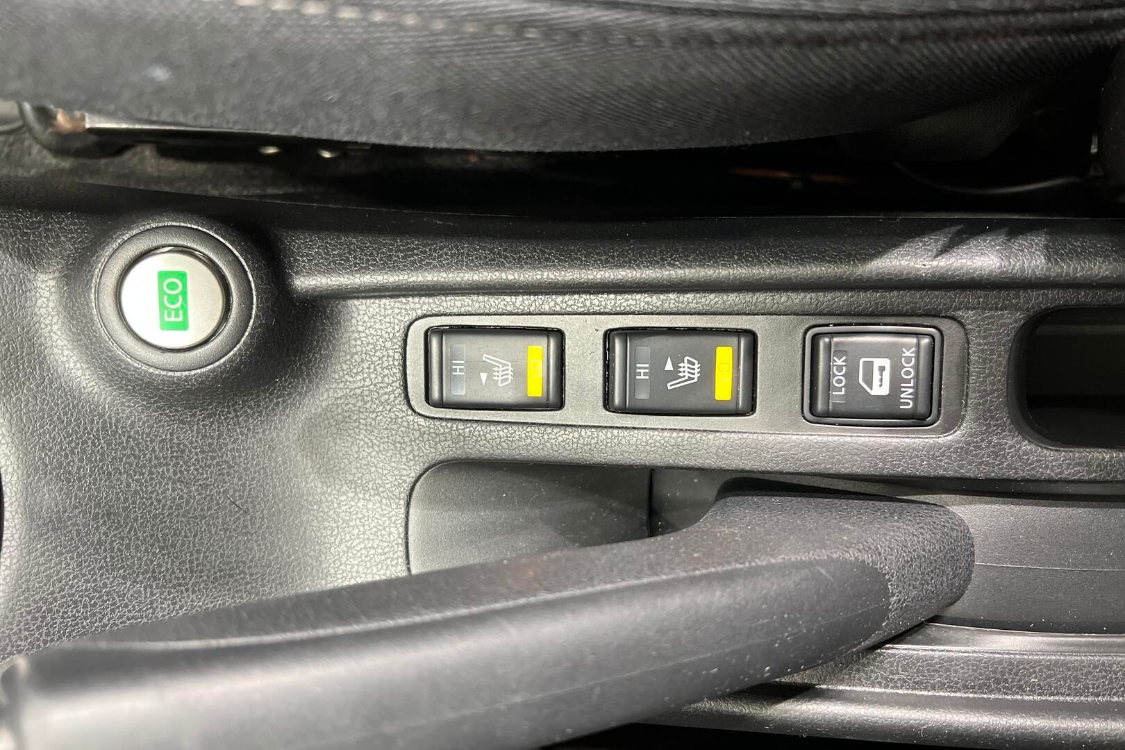 Nissan Note iso kuva 18