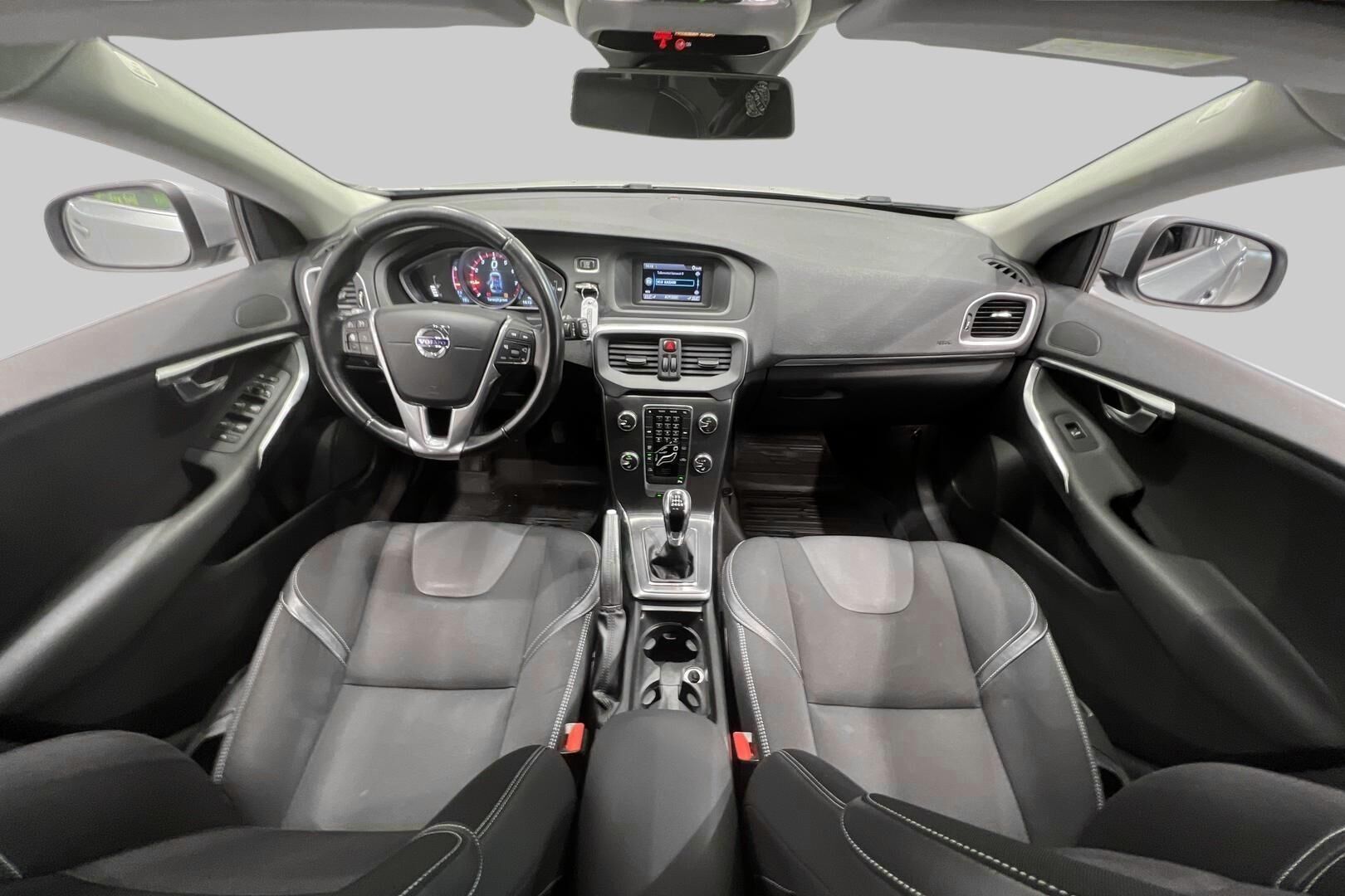 Volvo V40 iso kuva 11