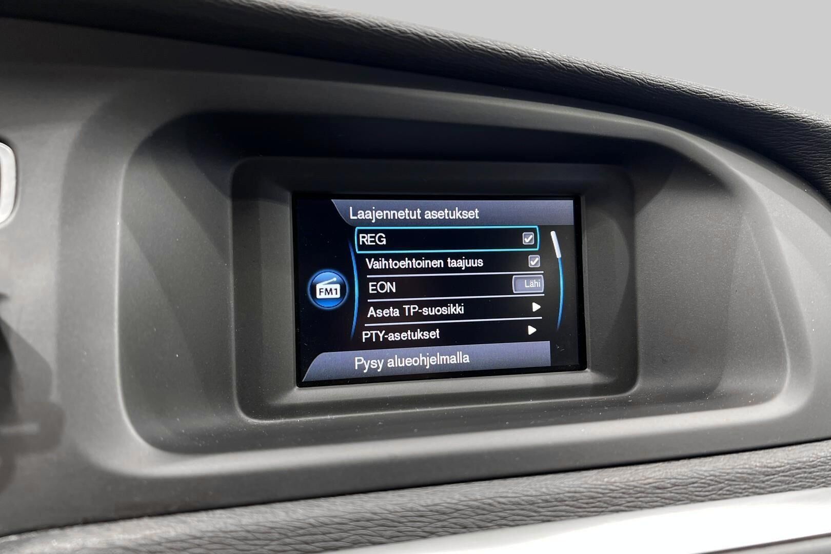 Volvo V40 iso kuva 16