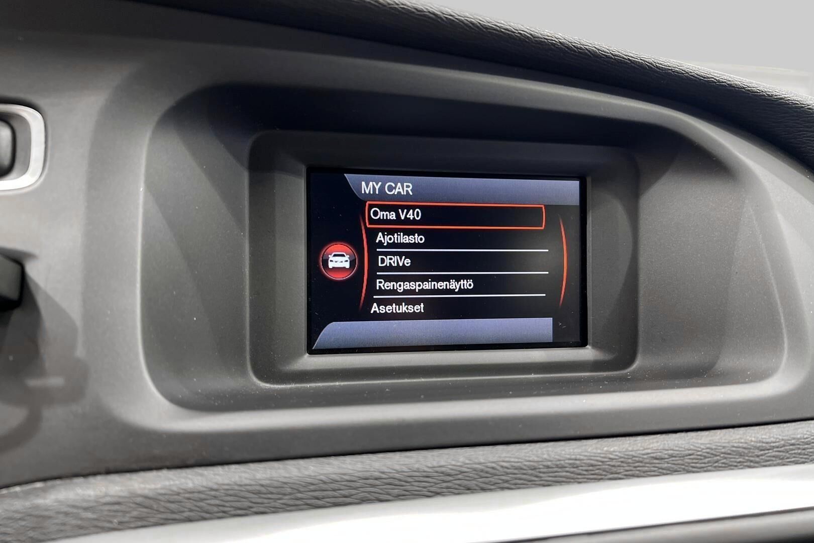 Volvo V40 iso kuva 17