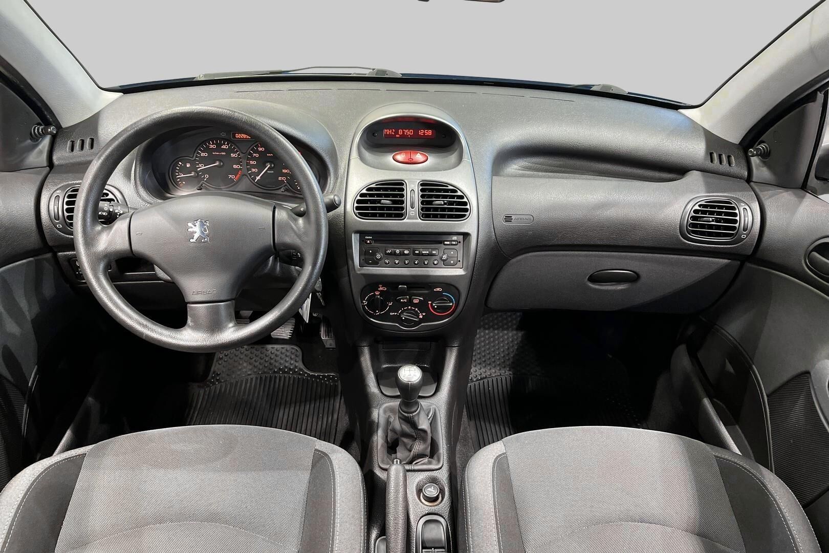 Peugeot 206 iso kuva 10
