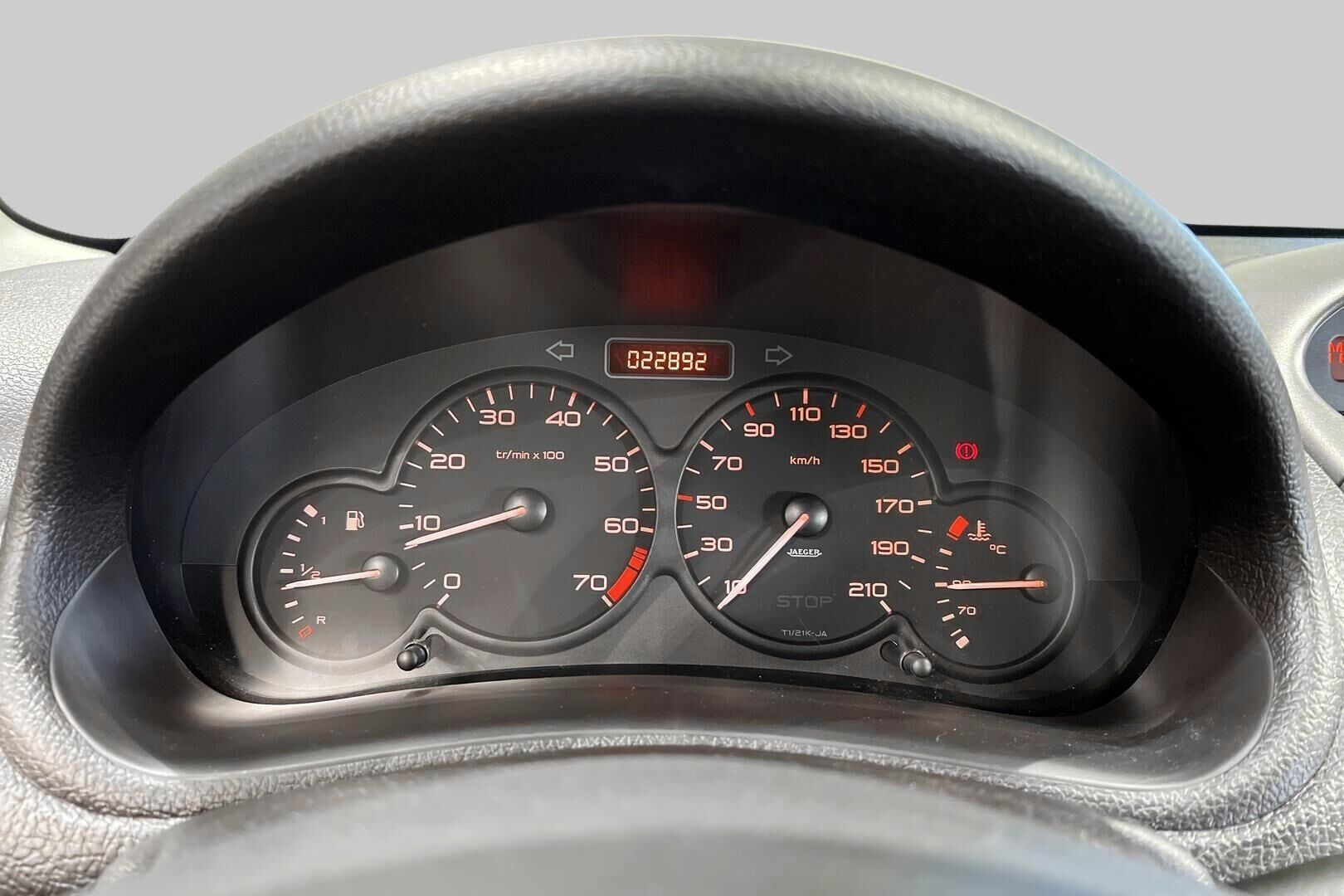 Peugeot 206 iso kuva 13
