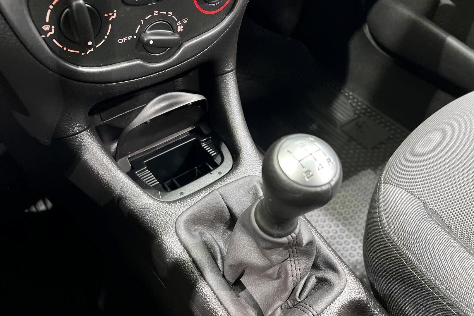 Peugeot 206 iso kuva 22