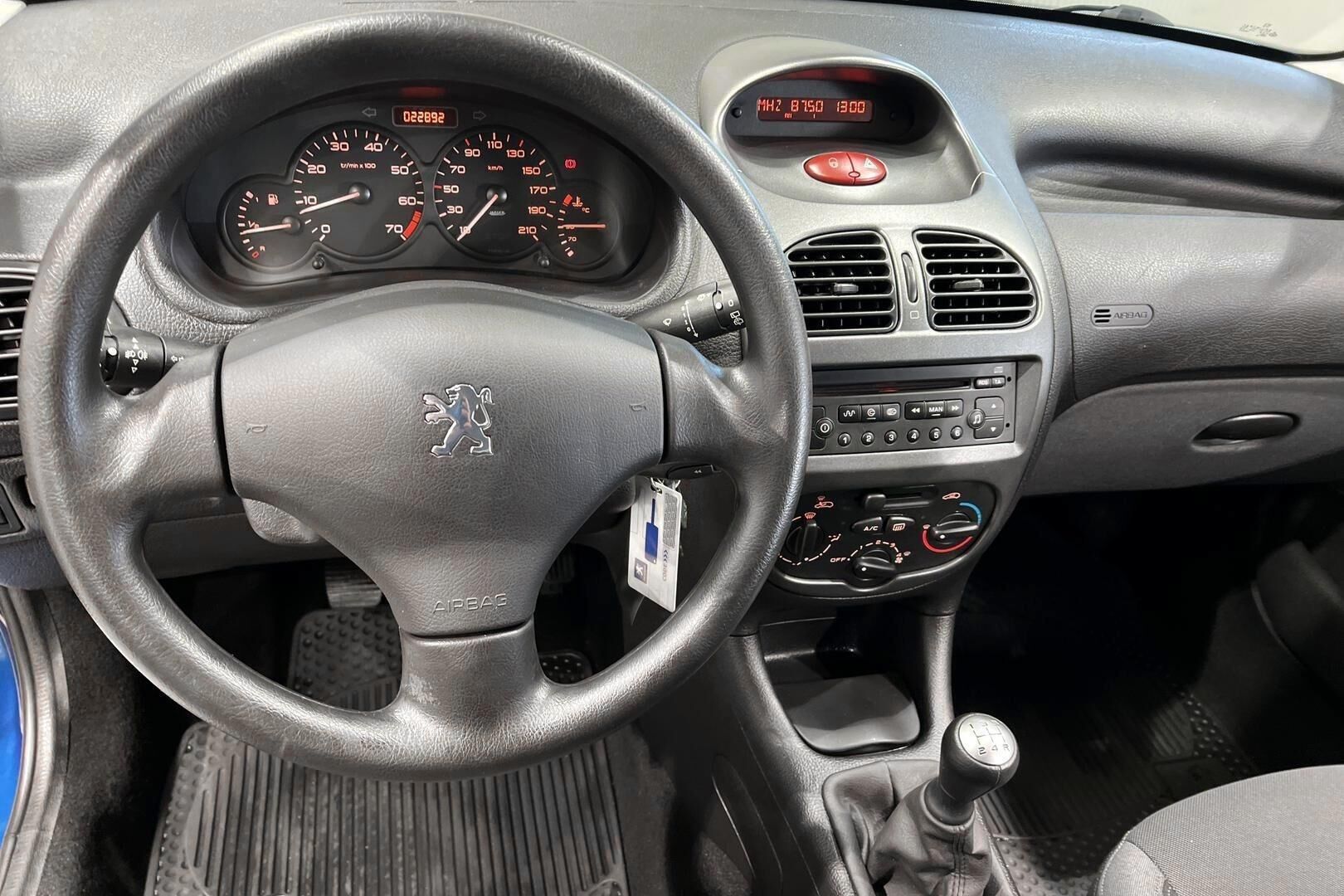 Peugeot 206 iso kuva 19