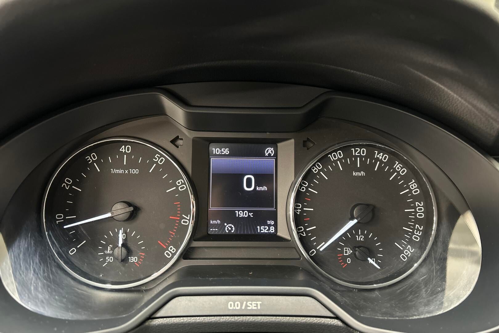 Skoda Octavia iso kuva 14