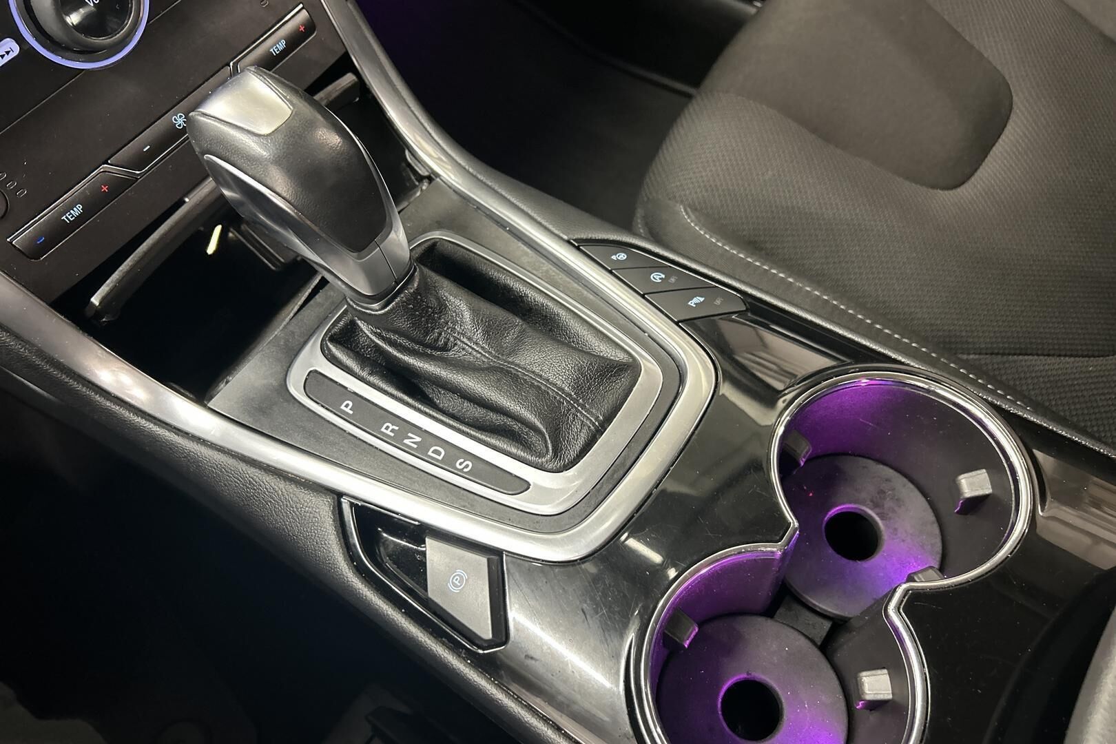 Ford S-Max iso kuva 20