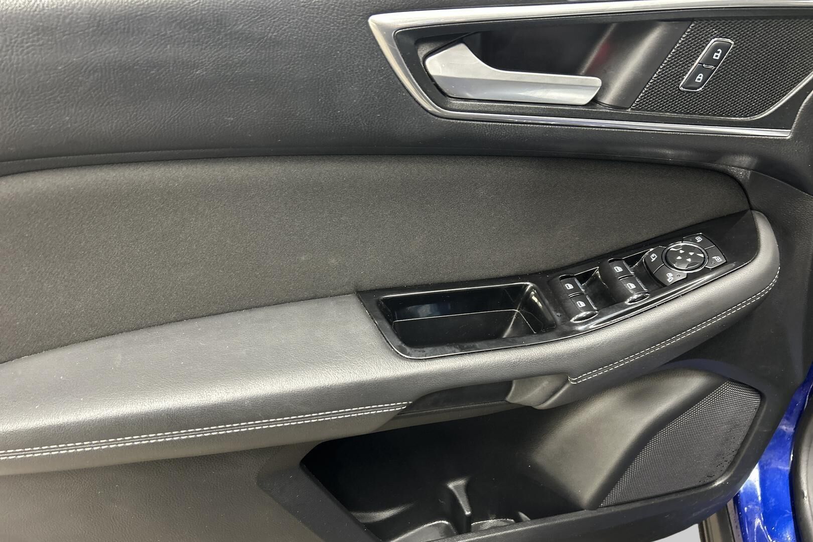 Ford S-Max iso kuva 22