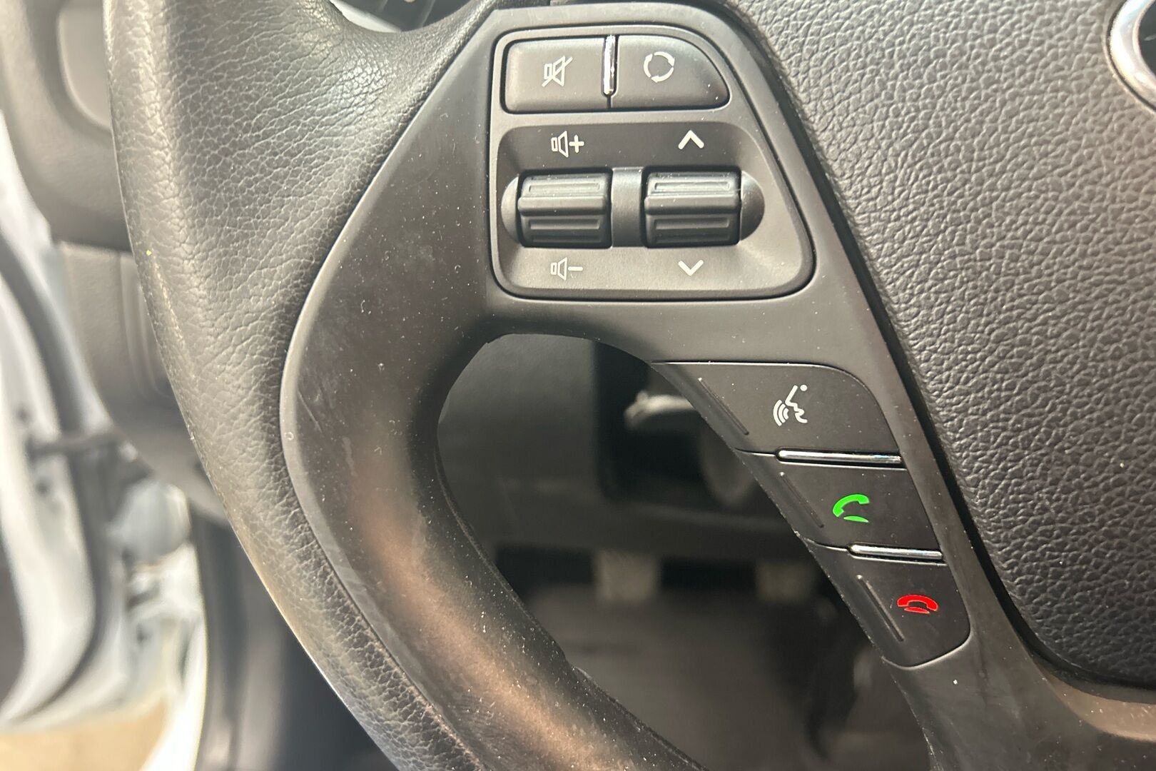 Kia cee'd iso kuva 13