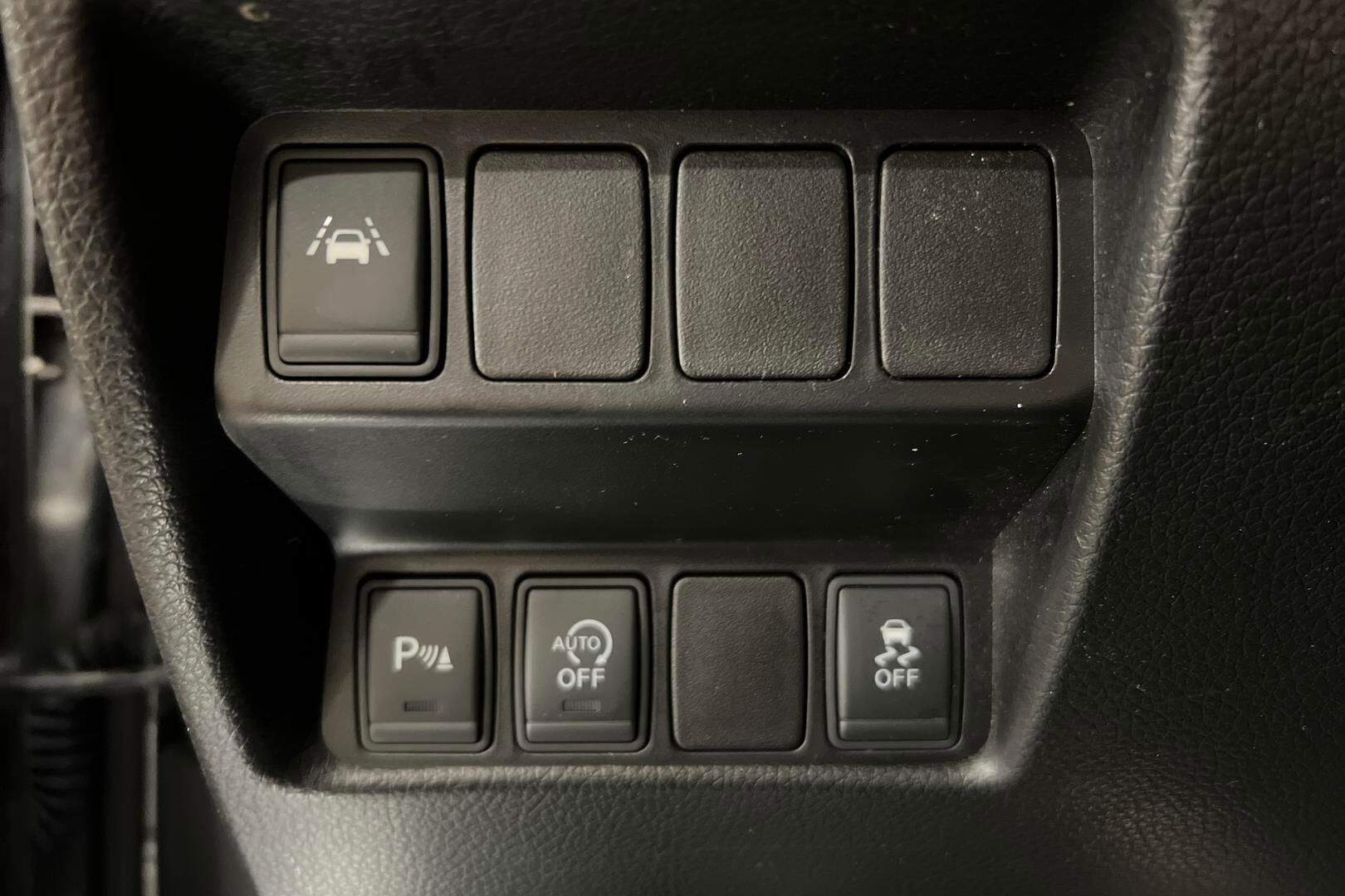 Nissan Qashqai iso kuva 14