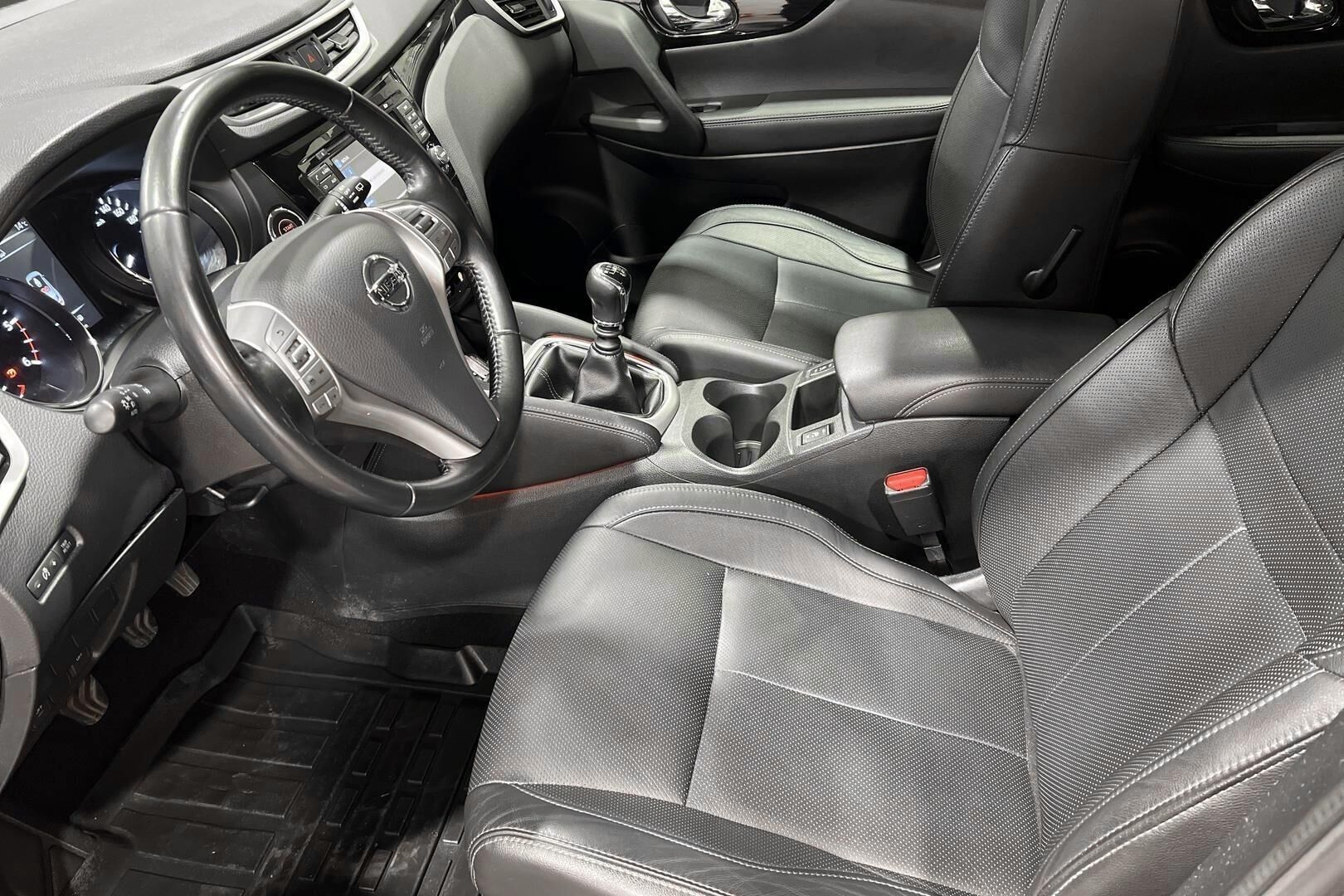 Nissan Qashqai iso kuva 6