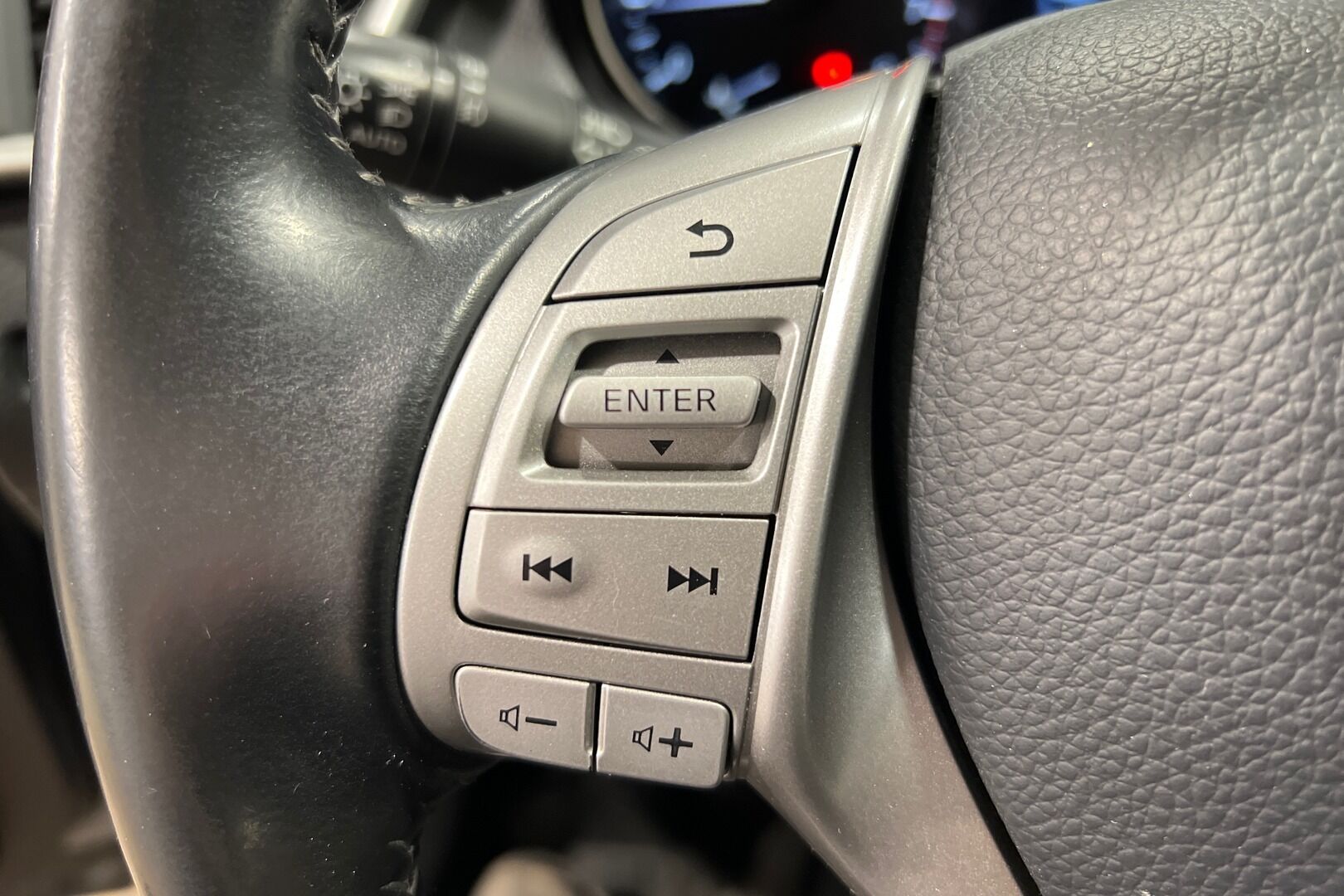 Nissan Qashqai iso kuva 14