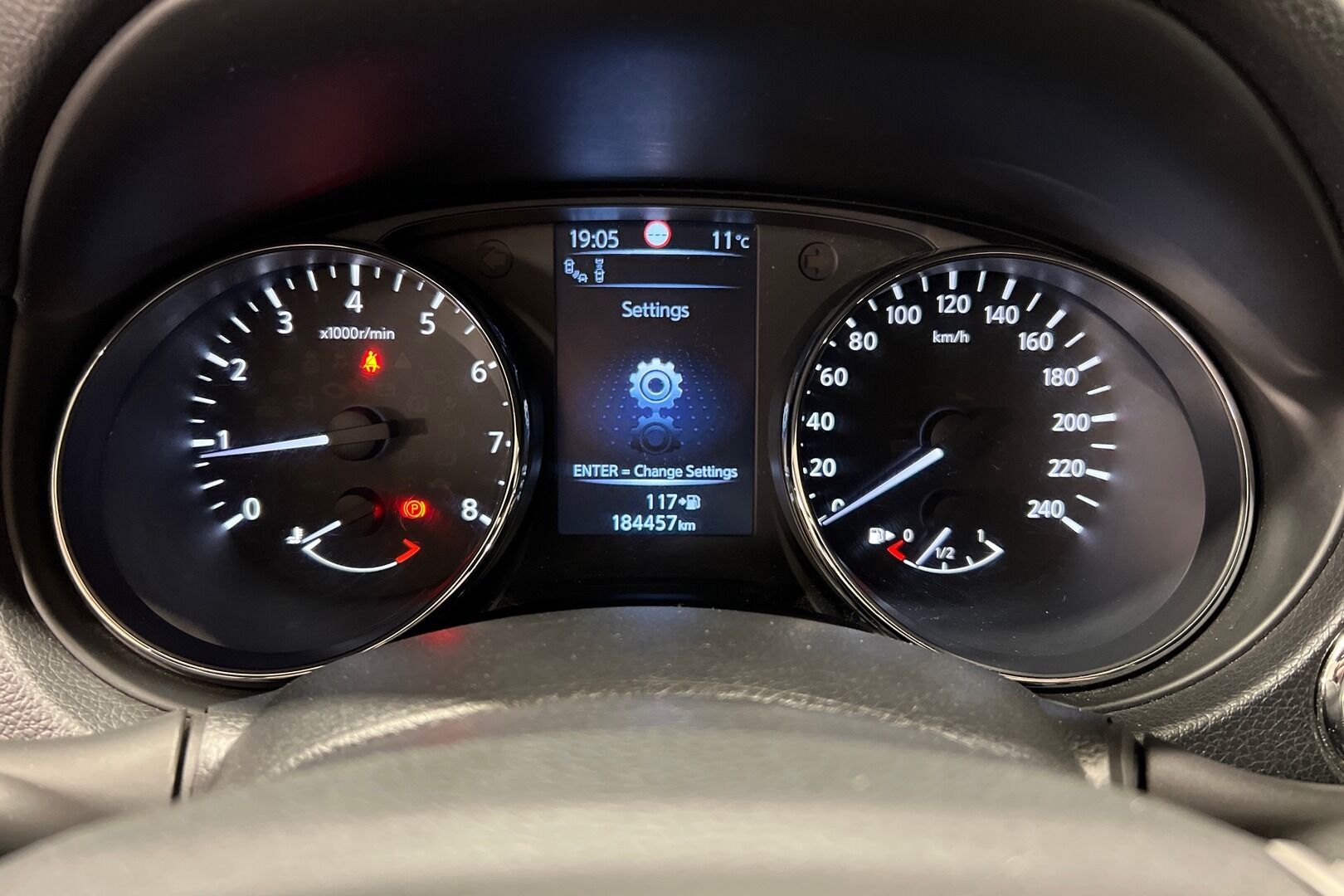 Nissan Qashqai iso kuva 16