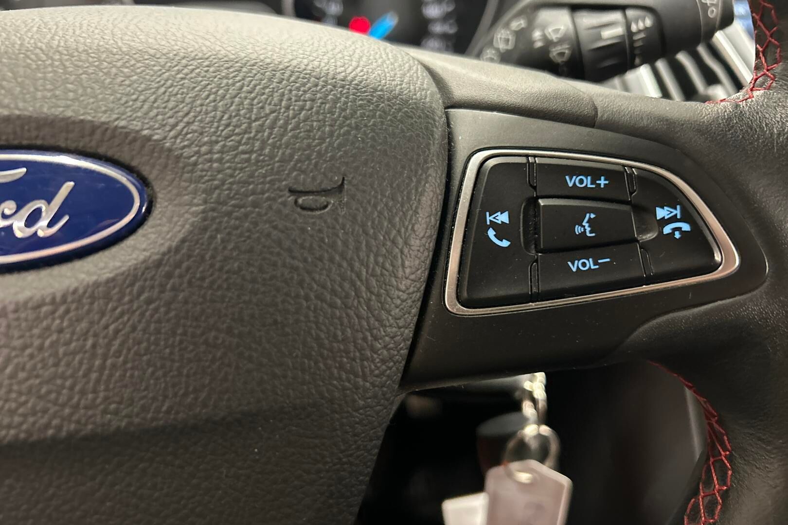 Ford Focus iso kuva 17