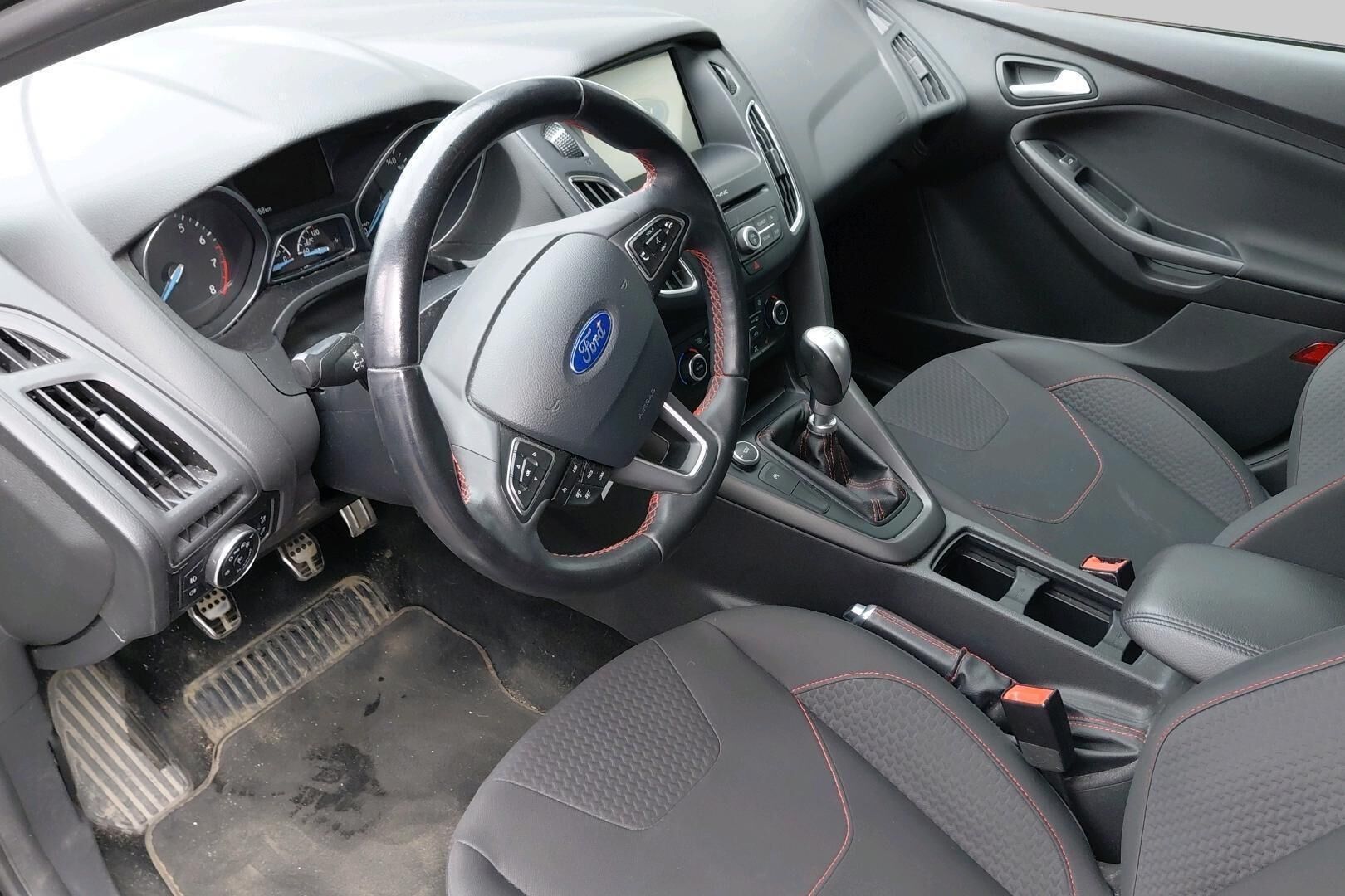 Ford Focus iso kuva 2