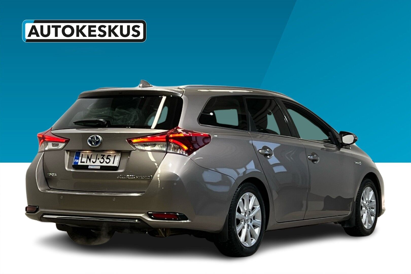 Toyota Auris iso kuva 1