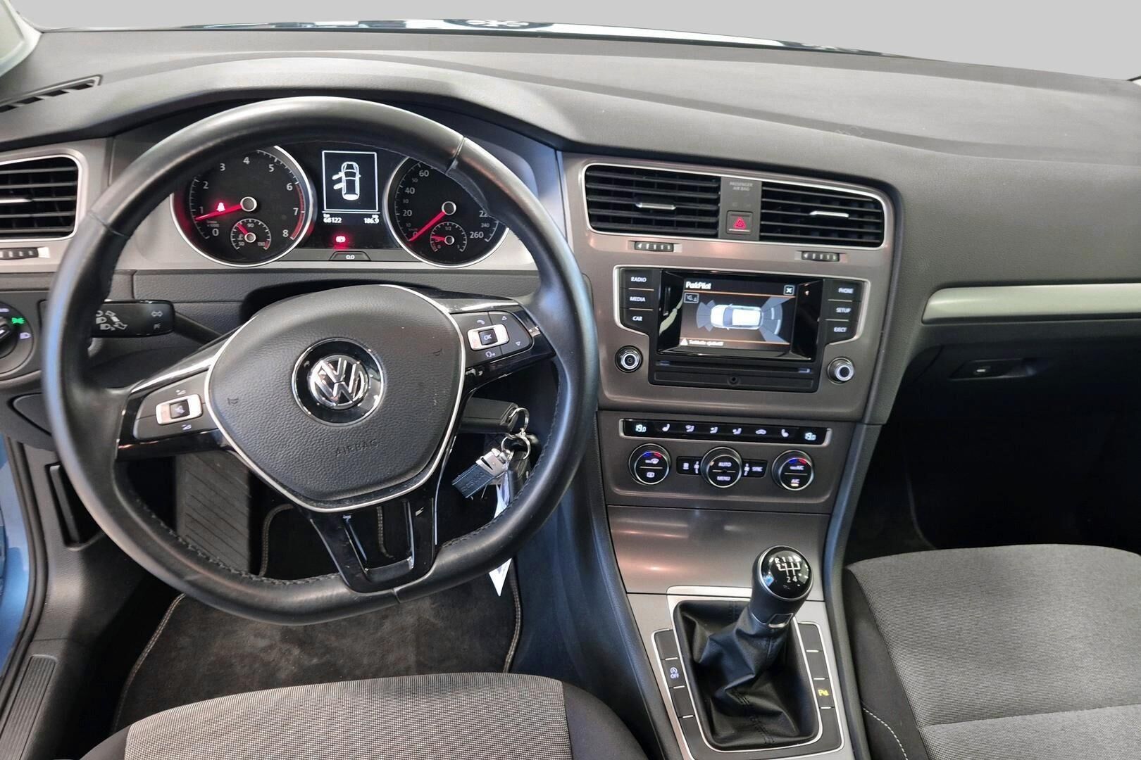 Volkswagen Golf iso kuva 21