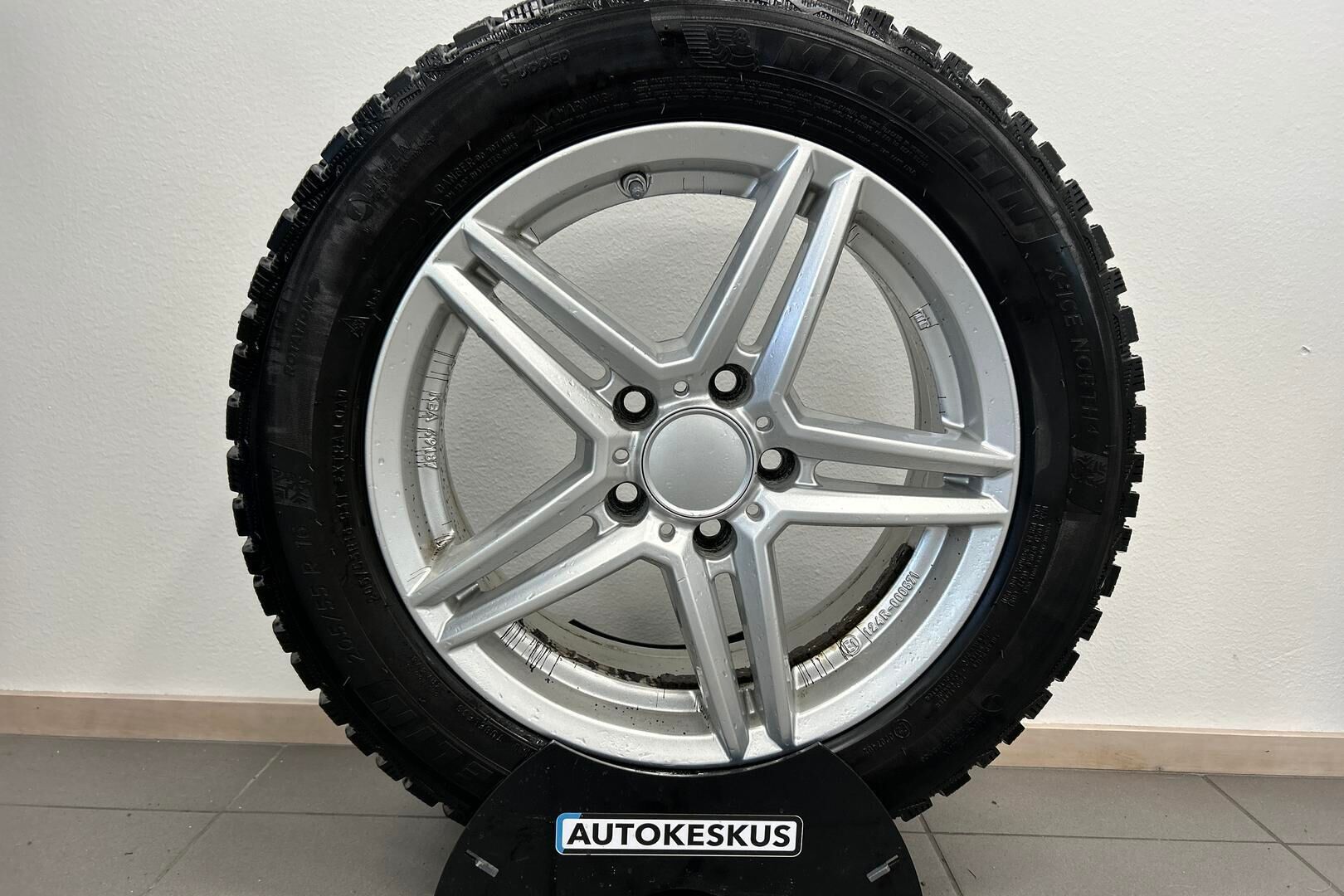 Mercedes-Benz A iso kuva 14